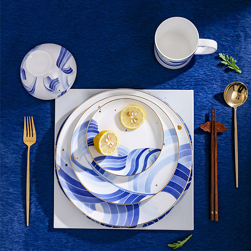 <b>芭蕉听雨酒店餐具摆台香蕉成人电影</b>